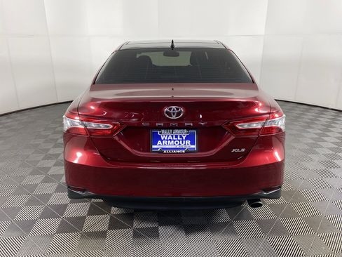 Used 2019 Toyota Camry XLE image 8