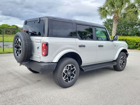 New 2026 Ford Bronco Outer Banks AWD/4WD image 9