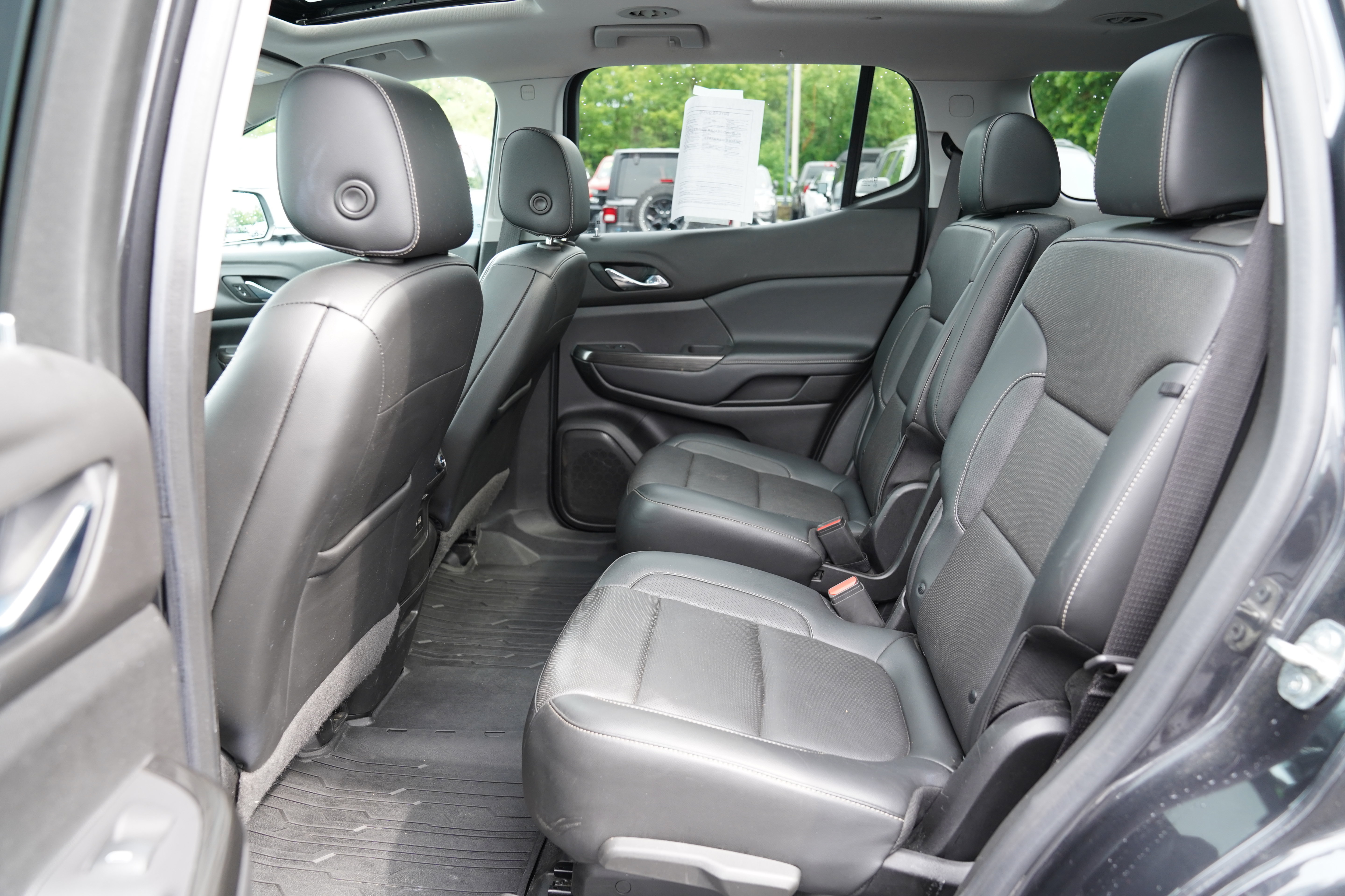Used 2020 GMC Acadia SLT w/ Trailering Package AWD/4WD image 5