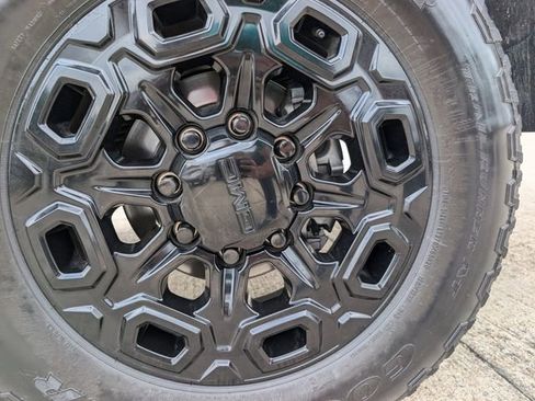 Certified 2024 GMC Sierra 2500 AT4 w/ AT4 Preferred Package image 7