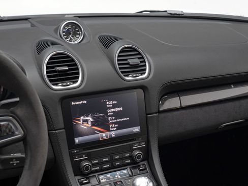 Used 2020 Porsche 718 Boxster Spyder RWD image 27