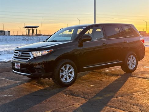 Used 2012 Toyota Highlander FWD image 7