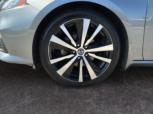 Used 2020 Nissan Altima 2.5 SR FWD image 10