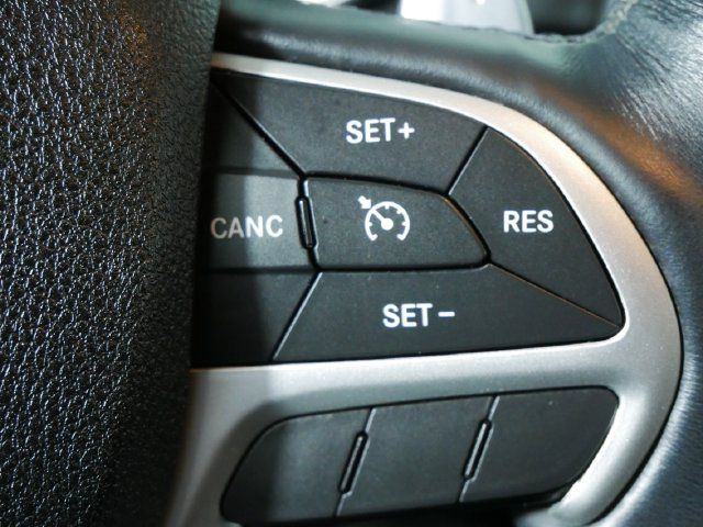 Used 2015 Jeep Grand Cherokee Altitude AWD/4WD image 25