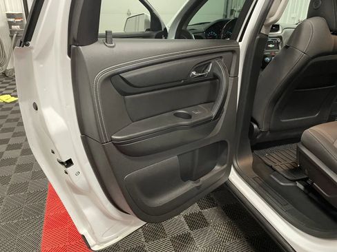 Used 2017 Chevrolet Traverse LT image 37