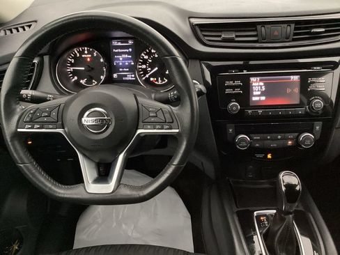 Used 2017 Nissan Rogue SV AWD/4WD image 14