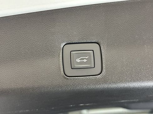 Certified 2025 Chevrolet TrailBlazer RS w/ Convenience Package AWD/4WD image 25
