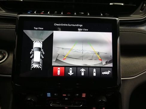 Used 2023 Jeep Grand Cherokee 4WD 4xe w/ Luxury Tech Group II image 18
