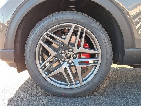 New 2026 Ford Explorer ST-Line w/ ST-Line Street Pack image 5