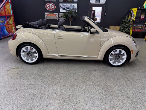 Used 2019 Volkswagen Beetle 2.0T Final Edition SEL FWD image 15
