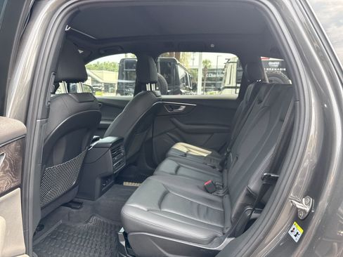 Used 2021 Audi Q7 3.0T Premium w/ Convenience Package AWD/4WD image 26