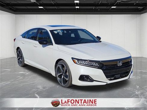 Used 2022 Honda Accord Sport image 2
