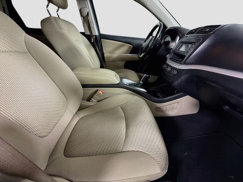 Used 2020 Dodge Journey SE w/ SE Popular Equipment Group FWD image 29