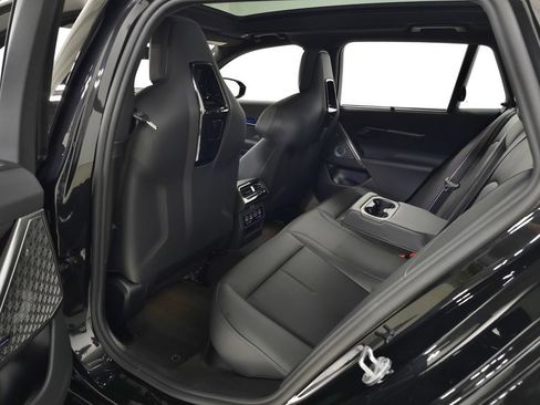 Used 2026 BMW M5 Touring AWD/4WD image 41