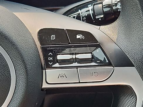 Used 2024 Hyundai Elantra SEL FWD image 21