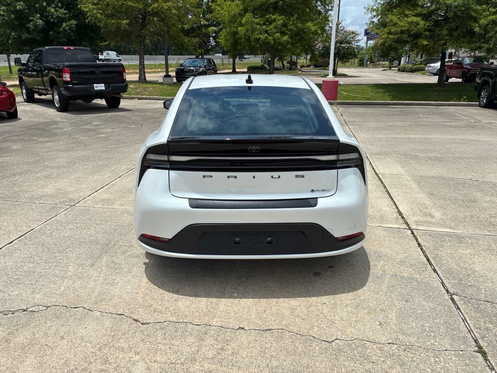 New 2026 Toyota Prius Plug-In Hybrid FWD image 5