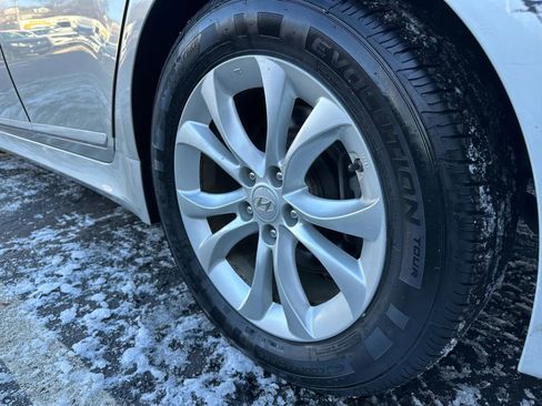 Used 2012 Hyundai Genesis 3.8 image 24