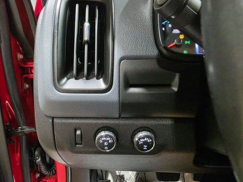 Used 2017 Chevrolet Colorado Z71 AWD/4WD image 39
