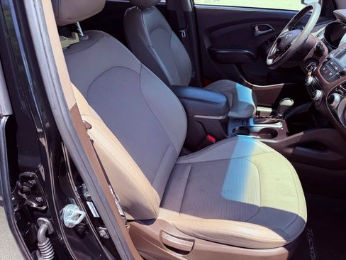 Used 2015 Hyundai Tucson GLS w/ Option Group 02 FWD image 16