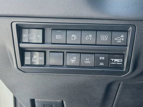 Used 2023 Toyota Sequoia Platinum AWD/4WD image 38
