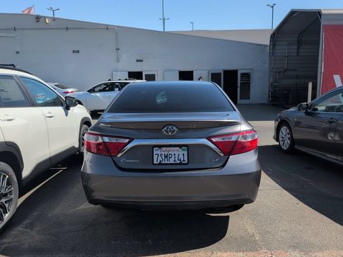 Used 2016 Toyota Camry LE FWD image 2