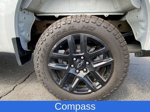 Certified 2022 Chevrolet Silverado 1500 Custom Trail Boss w/ LPO, Dark Essentials Package AWD/4WD image 31