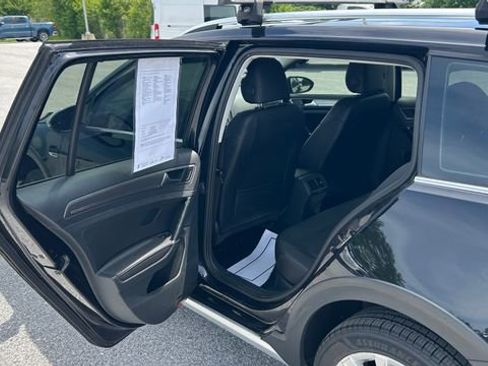 Used 2017 Volkswagen Golf Alltrack SE AWD/4WD image 30