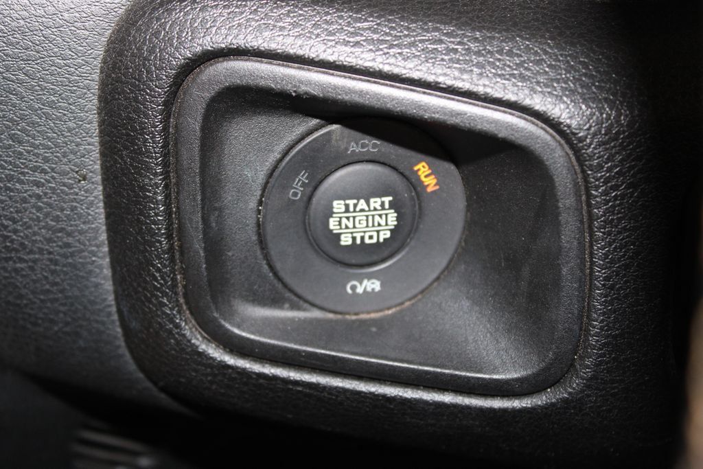 Used 2024 Jeep Wrangler Unlimited Sport AWD/4WD image 39