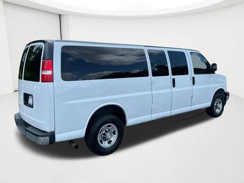 Used 2020 Chevrolet Express 3500 LT w/ LT Preferred Equipment Group RWD image 5