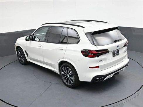 New 2026 BMW X5 M60i w/ Executive Package image 21