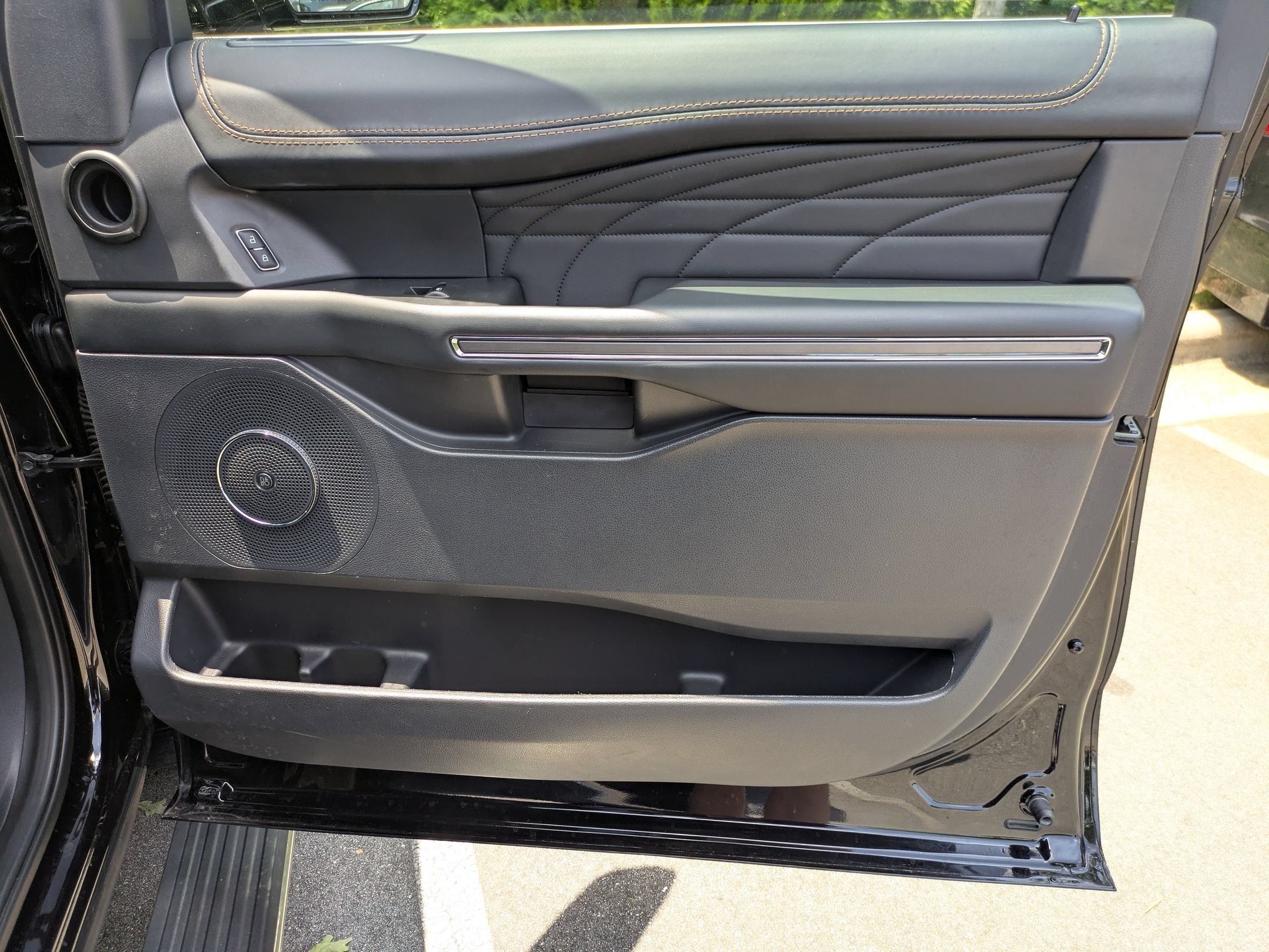 Used 2023 Ford Expedition Platinum AWD/4WD image 39