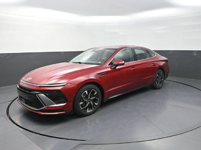 Used 2025 Hyundai Sonata SEL FWD image 3