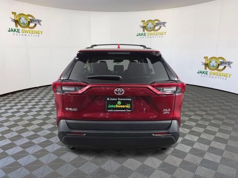 Used 2021 Toyota RAV4 XLE Premium AWD/4WD image 7