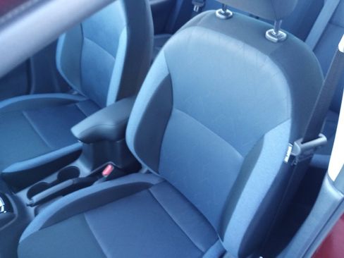 New 2025 Nissan Versa SV w/ Trunk Package image 9