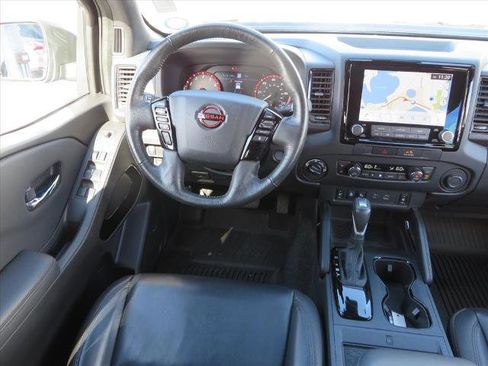 Used 2022 Nissan Frontier PRO-4X w/ Pro-4X Premium Package image 15