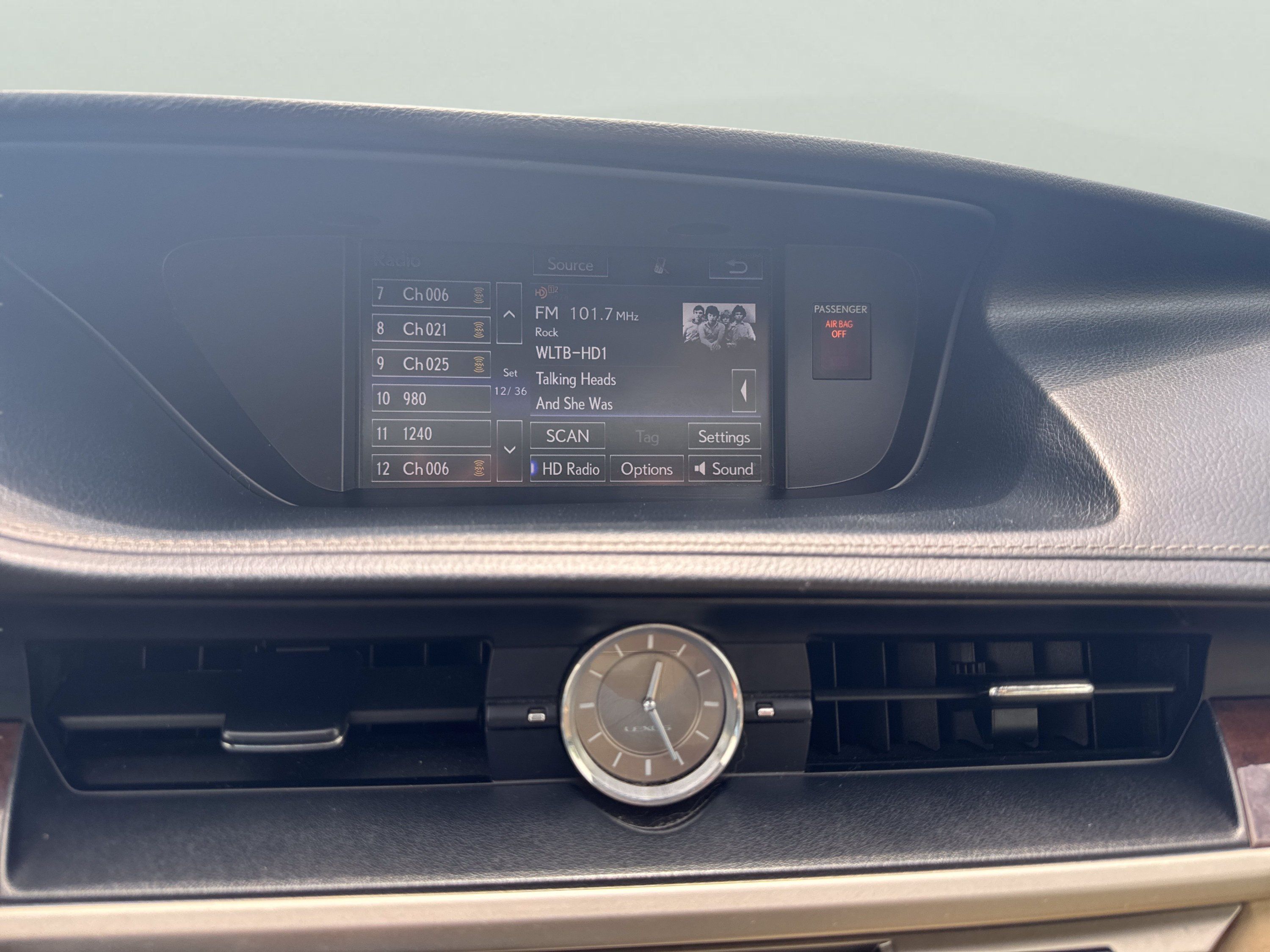 Used 2015 Lexus ES 350 w/ Luxury Package FWD image 10
