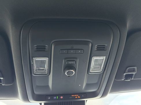 Used 2024 Chevrolet Tahoe LT RWD image 13