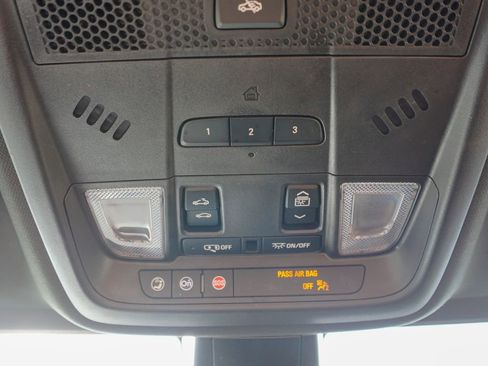 Used 2020 Cadillac XT5 Premium Luxury w/ LPO, Floor Liner Package image 29