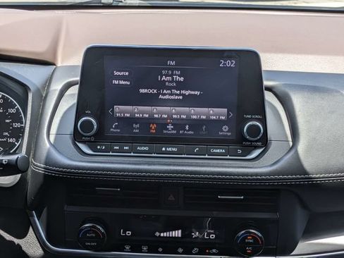 Used 2023 Nissan Rogue SV FWD image 18