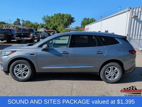 Used 2020 Buick Enclave Essence w/ Sound and Sites Package AWD/4WD image 2