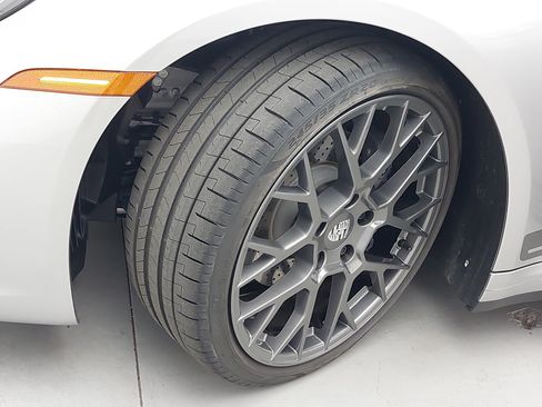 Used 2024 Porsche 911 Carrera image 33