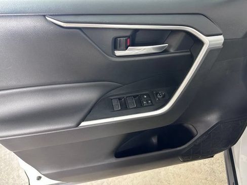 Used 2023 Toyota RAV4 AWD Hybrid image 18