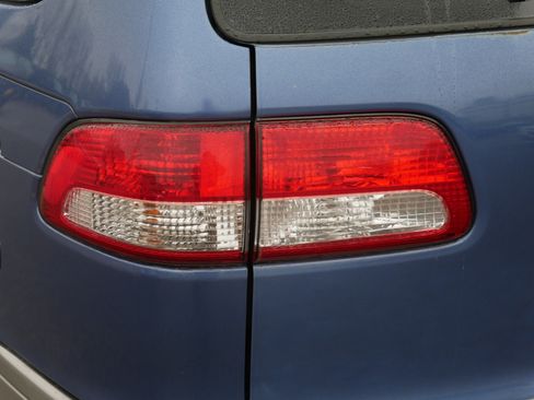 Used 2002 Toyota Sienna XLE image 17