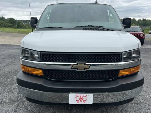 Used 2025 Chevrolet Express 2500 w/ Driver Convenience Package RWD image 8