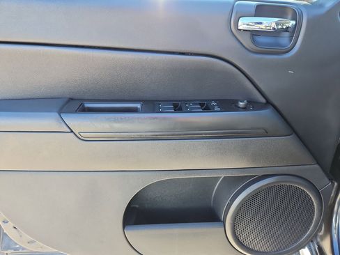 Used 2014 Jeep Compass Sport w/ Power Value Group image 12