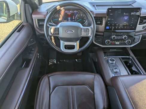 Used 2024 Ford Expedition Limited image 15