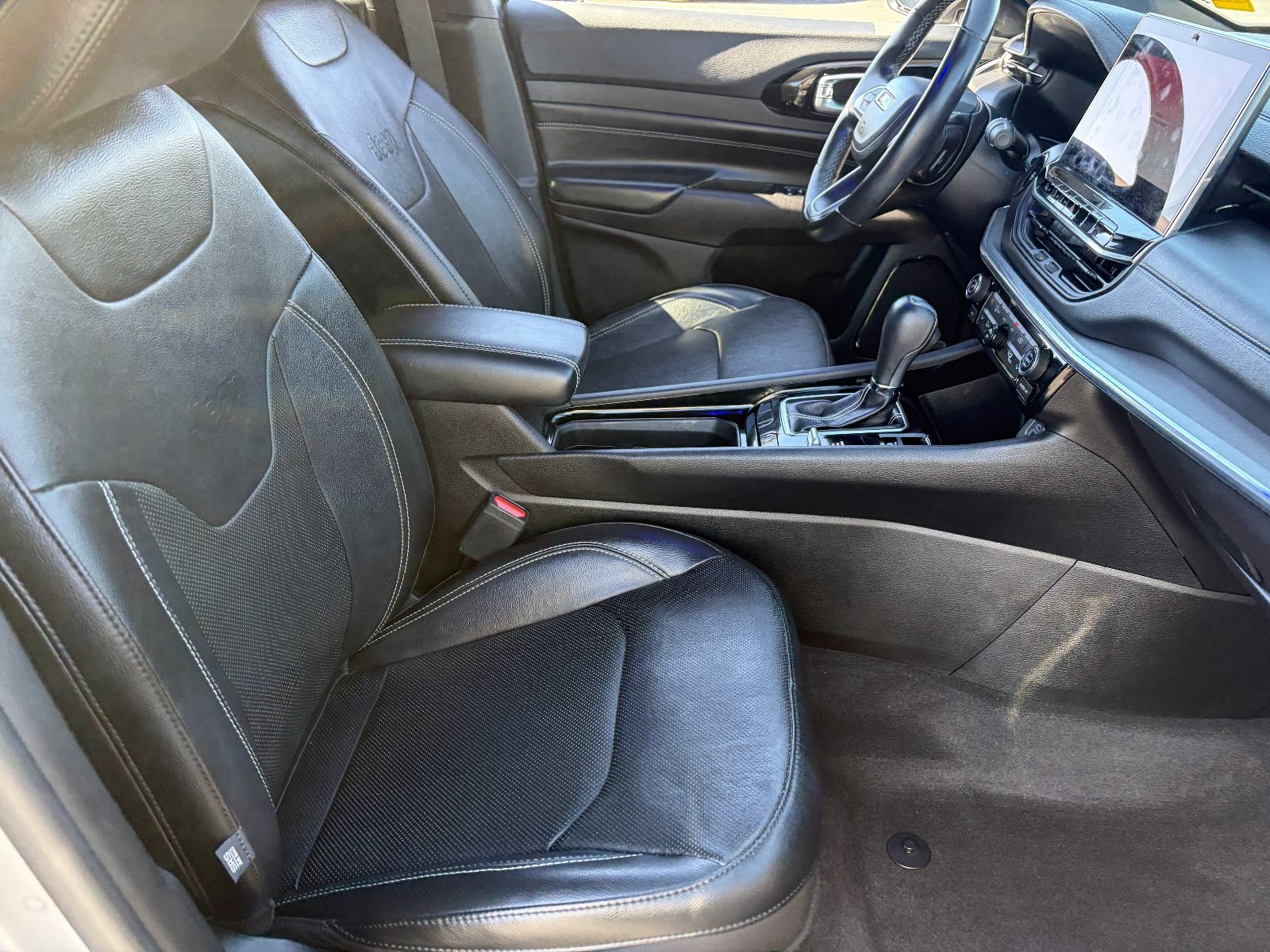 Used 2022 Jeep Compass High Altitude AWD/4WD image 11