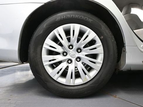 Used 2012 Toyota Camry LE image 13