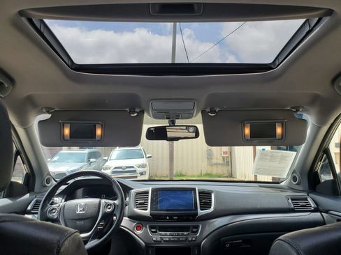 Used 2017 Honda Pilot EX-L image 2