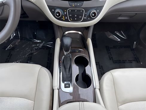 Used 2024 Chevrolet Malibu LT image 15